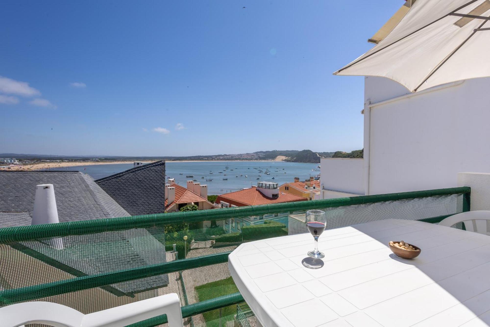 Concha Mar Com Vista Sobre A Baia Apartment Sao Martinho do Porto Ngoại thất bức ảnh